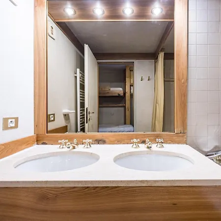 Apartment Confortable Au Centre, Balcon, 2-3 Pers. *