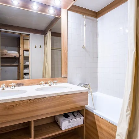 Apartment Confortable Au Centre, Balcon, 2-3 Pers. *